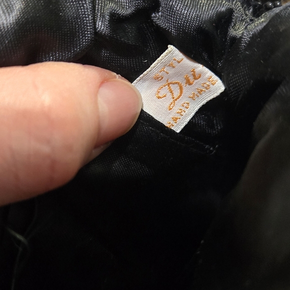 Vintage 1960s Elegant Black Floral Beaded Clutch - Picture 4 of 7